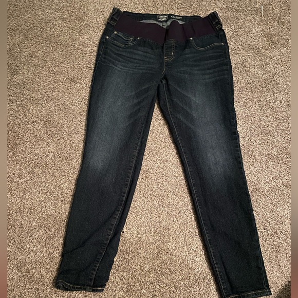 Levi’s Baby Bump Maternity Jeans - Picture 2 of 4